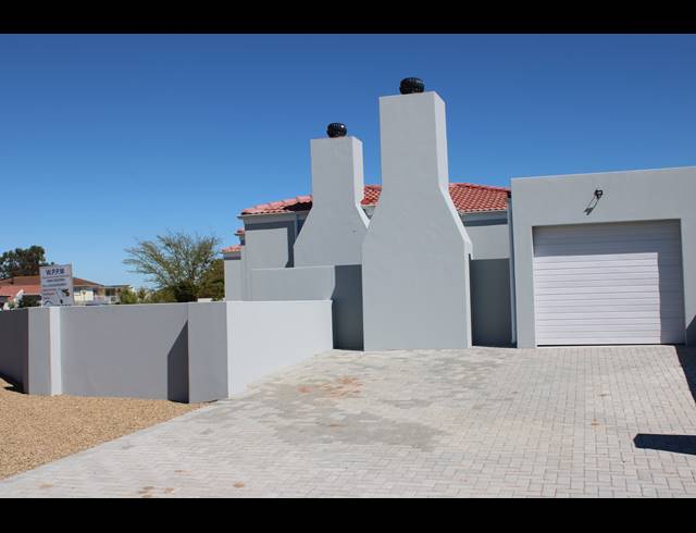 3 BEDROOM FREESTANDING FOR SALE IN PORT OWEN